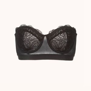 Lively Lace Strapless Bra